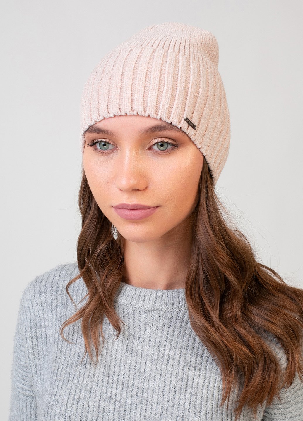 Купить Теплая зимняя велюровая шапка Merlini Бука 330013 - Бежевый в интернет-магазине