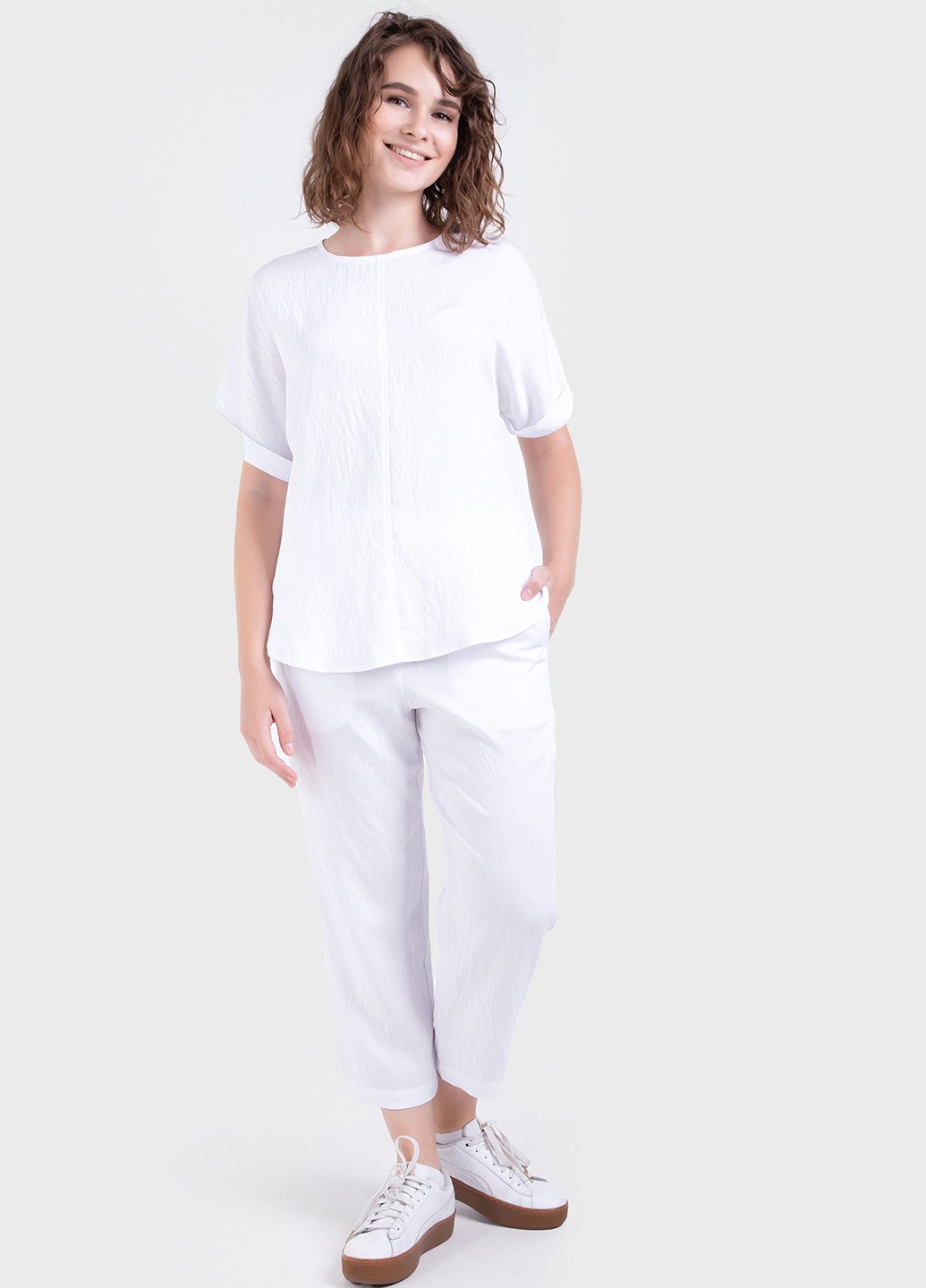 Купить Летний костюм женский двойка белого цвета: брюки, футболка Merlini Санремо 100000148, размер 42-44 в интернет-магазине