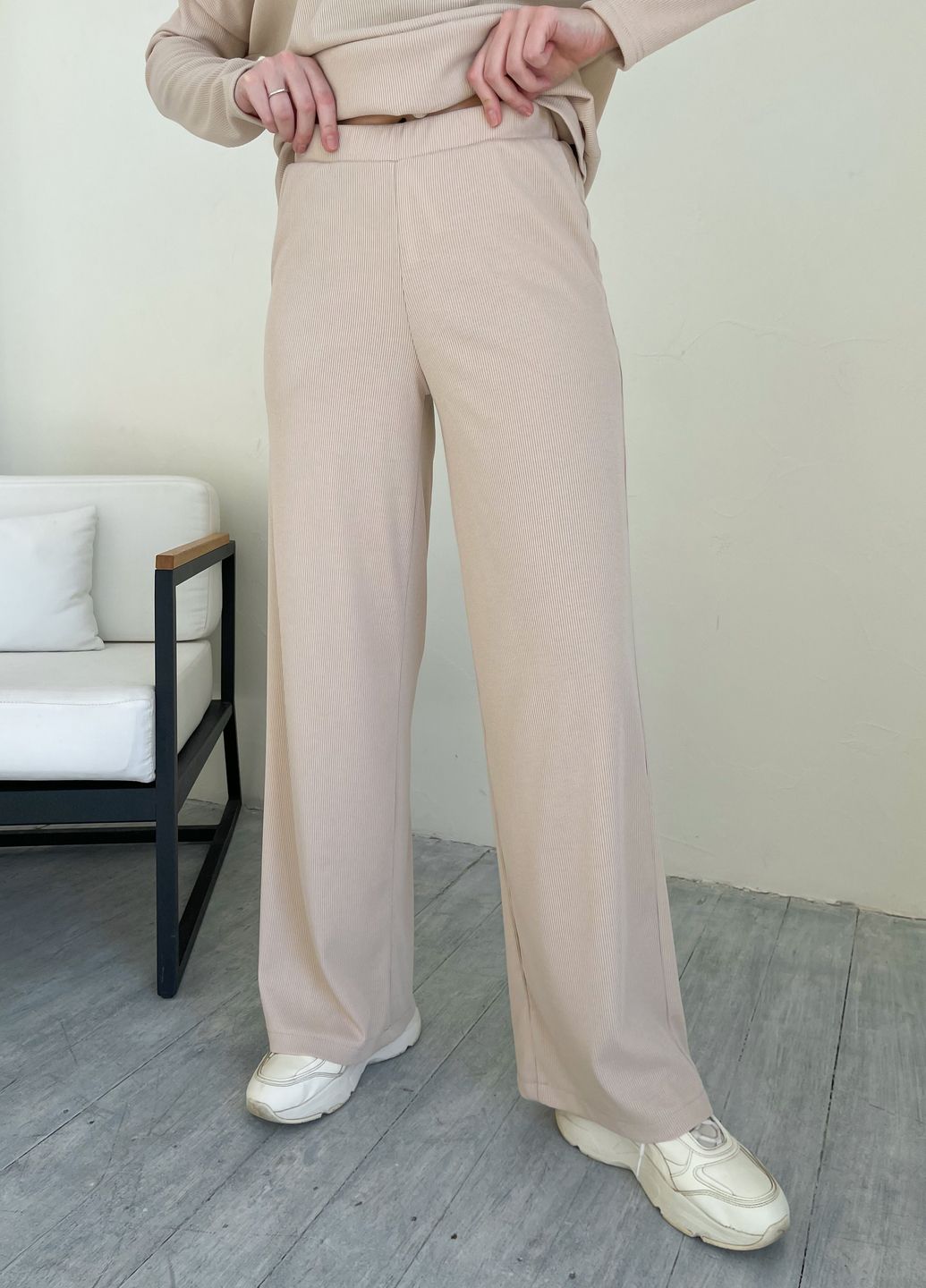 Купити Костюм жіночий у рубчик бежевого кольору з широкими штанами Merlini Мантуя 100000402, розмір XS-M в інтернет-магазині