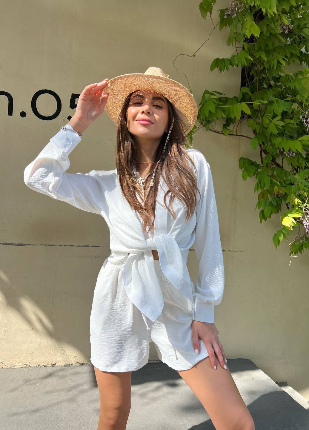 Купить Модный летний костюм женский белого цвета Merlini Лето 100000135, размер 42-44 в интернет-магазине