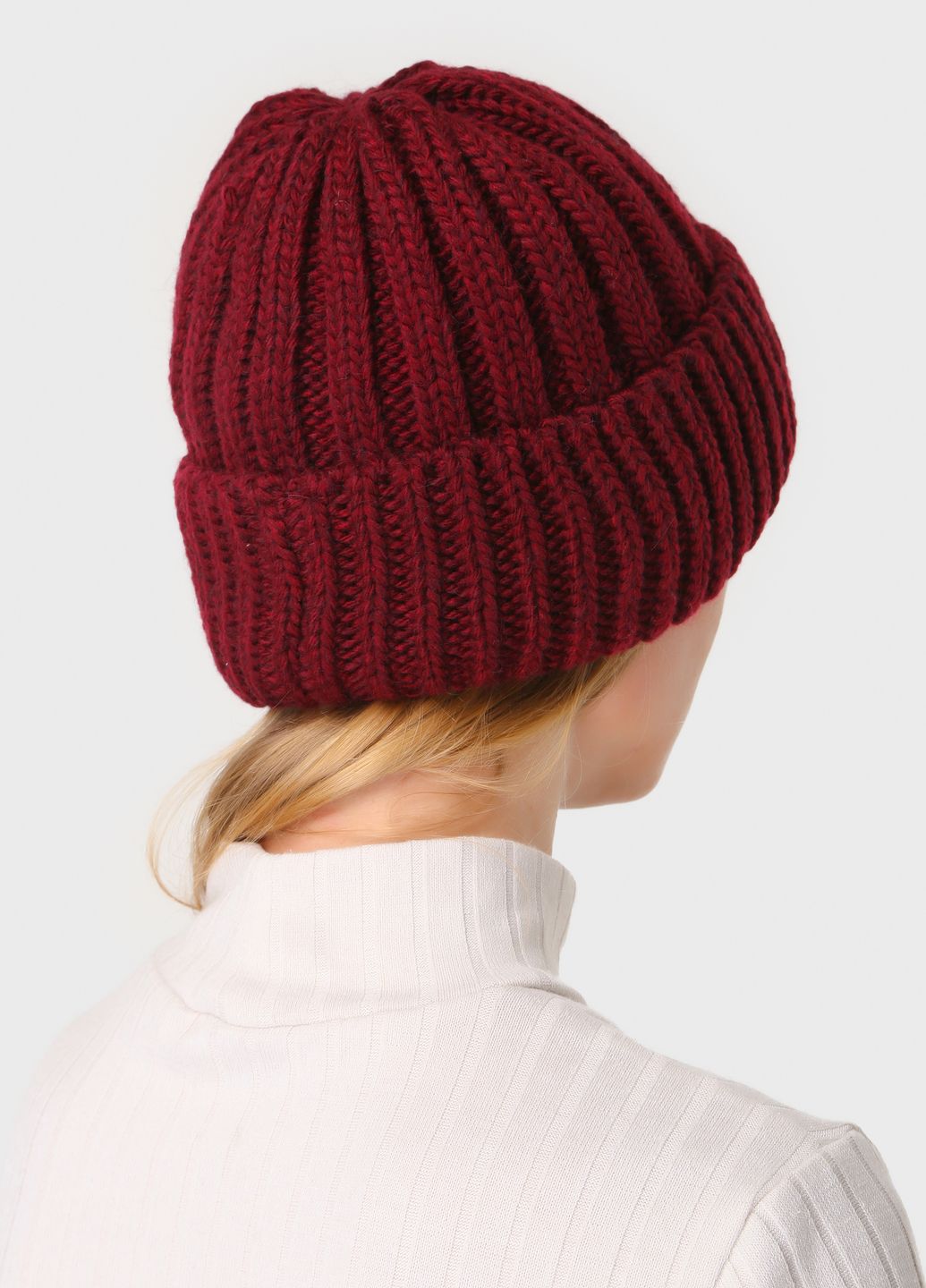 Купить Зимняя вязаная женская шапка с отворотом на флисовой подкладке DeMari Мия 500041 - Бордовый в интернет-магазине