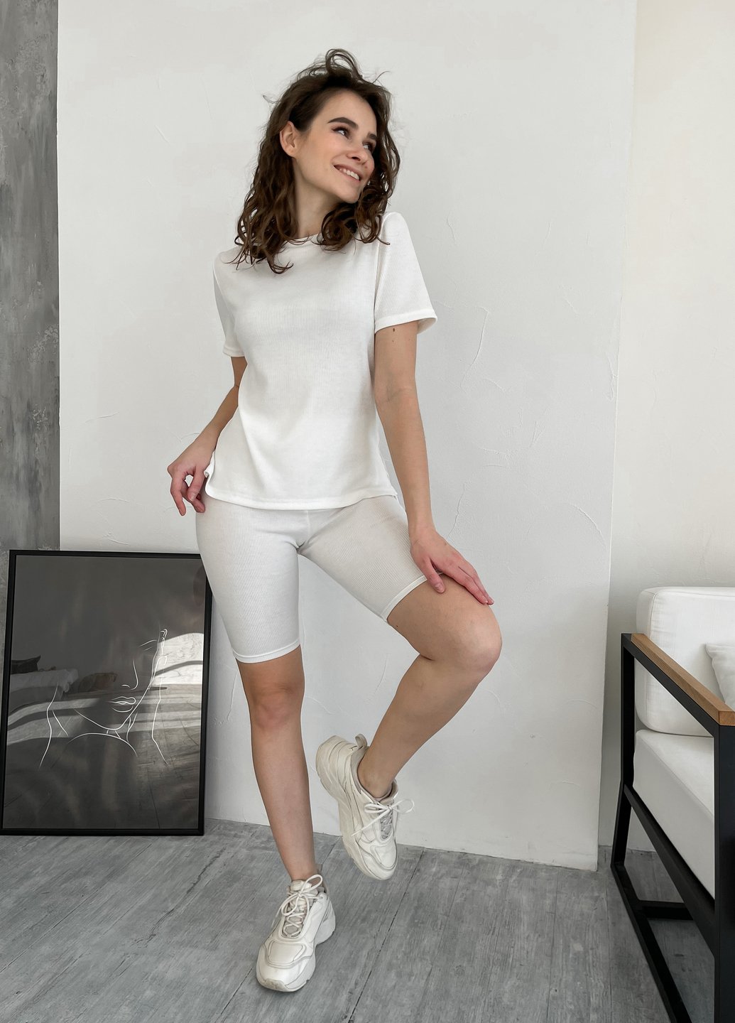 Купить Костюм женский в рубчик футболка с велосипедками белый Merlini Виваро 100000486, размер XS-M (40-44) в интернет-магазине