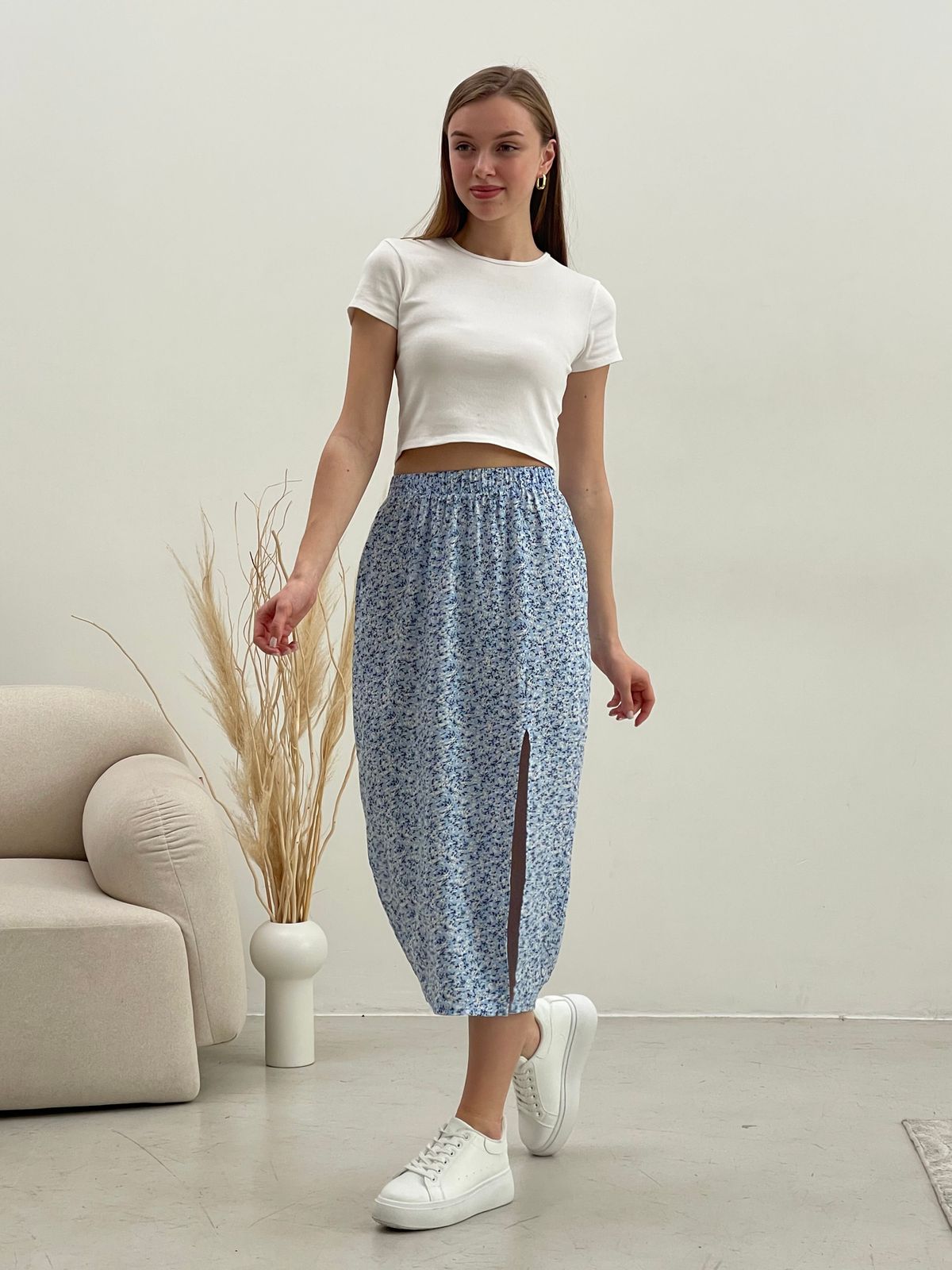 Купить Длинная женская юбка с разрезом в цветочек голубая Merlini Лакко 400001265 размер 42-44 (S-M) в интернет-магазине