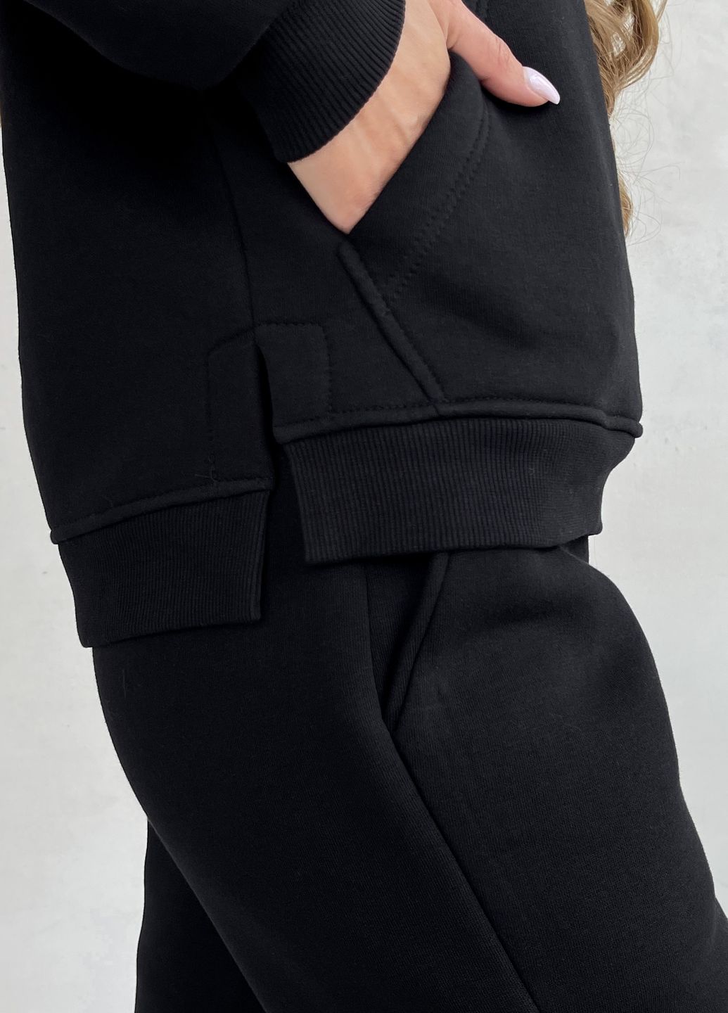 Купить Теплый спортивный костюм на флисе с укороченным худи черный Merlini Нант 100001041, размер 42-44 (S-M) в интернет-магазине