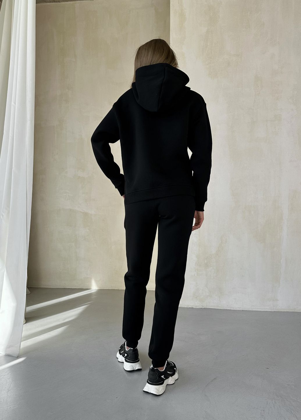 Купить Теплый спортивный костюм на флисе с укороченным худи черный Merlini Нант 100001041, размер 42-44 (S-M) в интернет-магазине