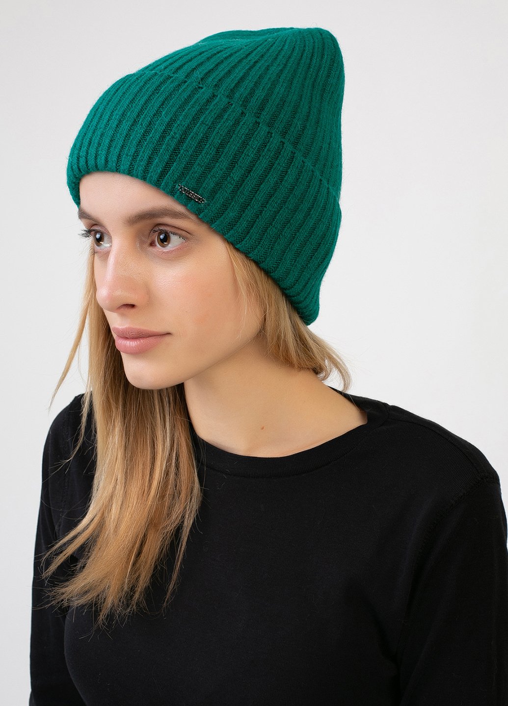 Купить Теплая зимняя велюровая шапка Merlini Хэлли 330082 - Зелёный в интернет-магазине
