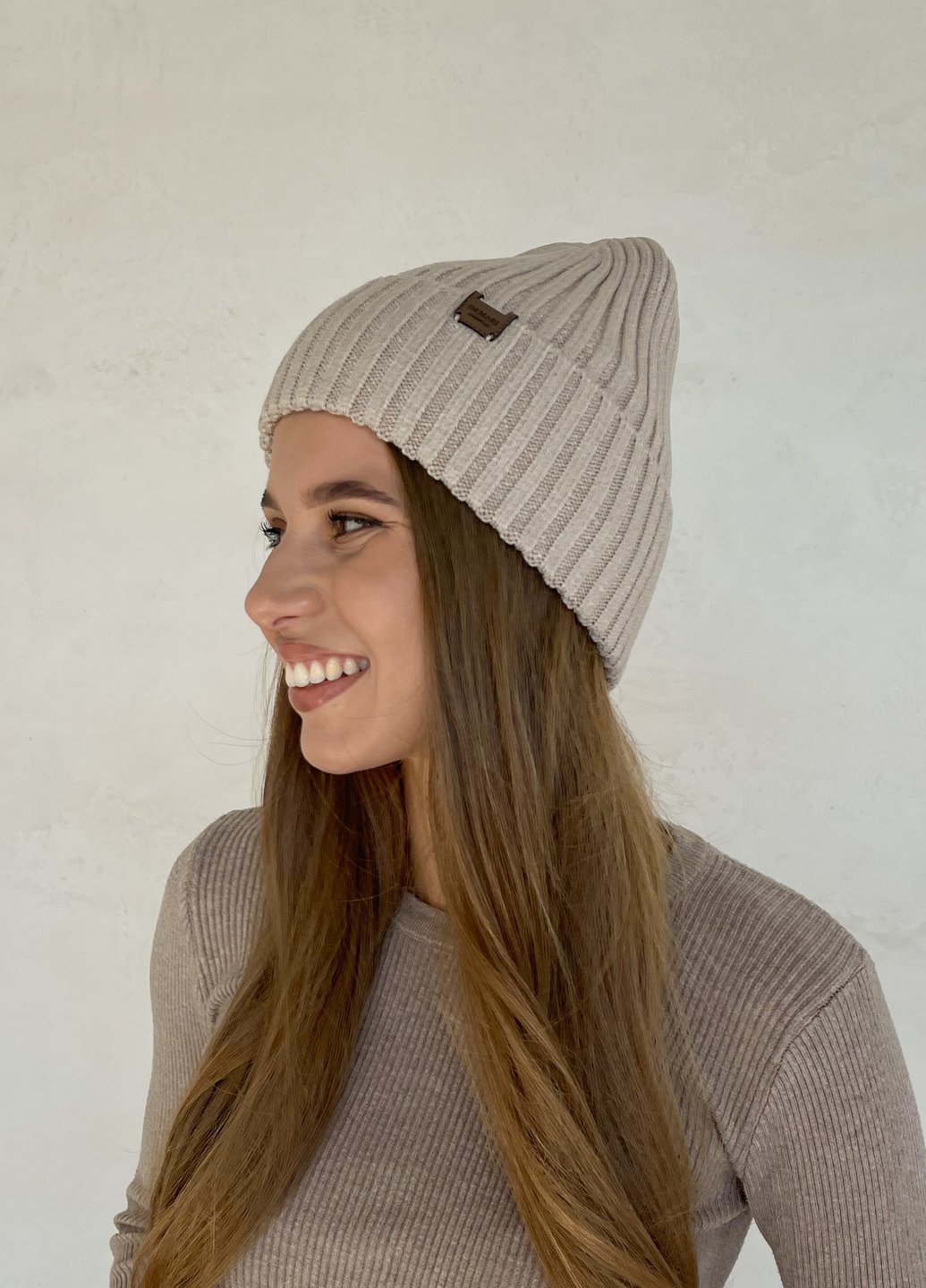 Купить Теплая зимняя кашемировая женская шапка с отворотом на флисовой подкладке DeMari 500128 в интернет-магазине