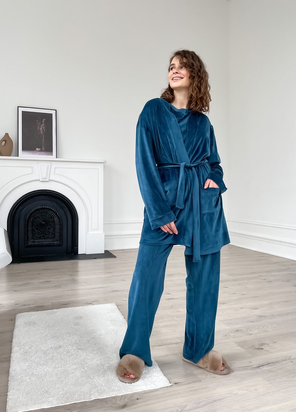Теплая велюровая женская пижама 3: халат, брюки, футболка бутылочного цвета Merlini Буя 100000214, размер 42-44