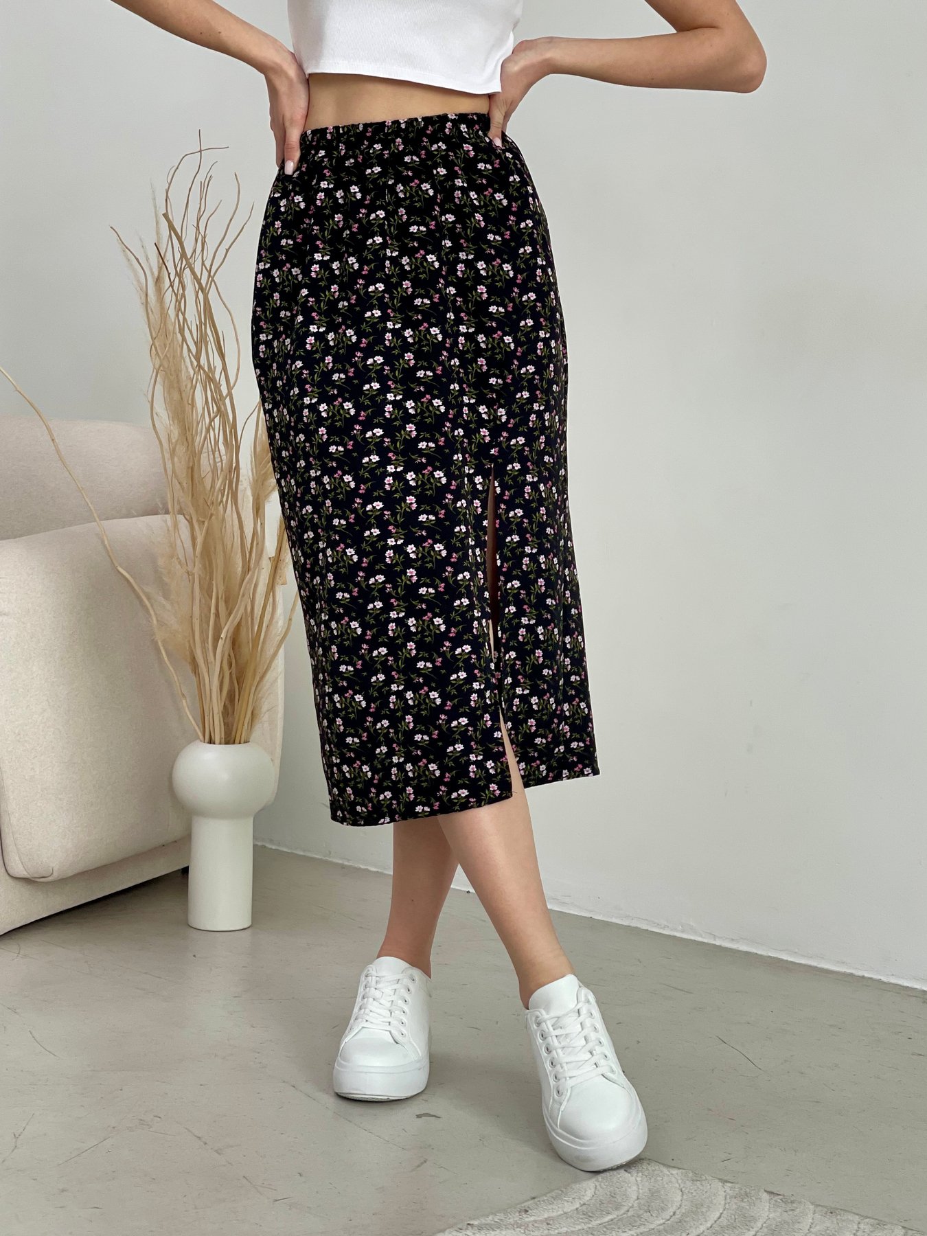 Купить Длинная женская юбка с разрезом в цветочек черная Merlini Фонта 400001281 размер 42-44 (S-M) в интернет-магазине