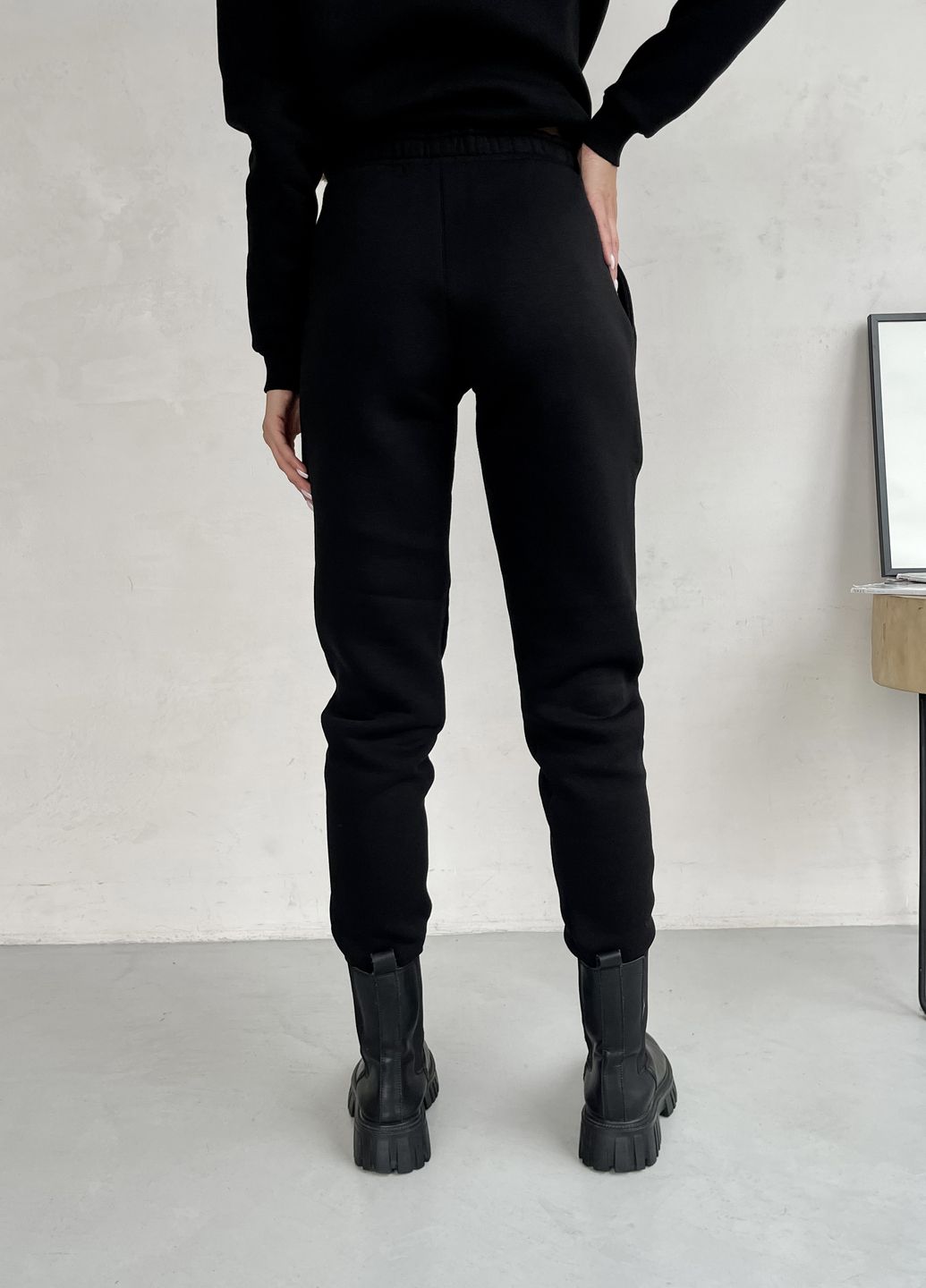 Купить Теплый женский костюм на флисе с кофтой на молнии черный Merlini Анже 100001081, размер 42-44 (S-M) в интернет-магазине