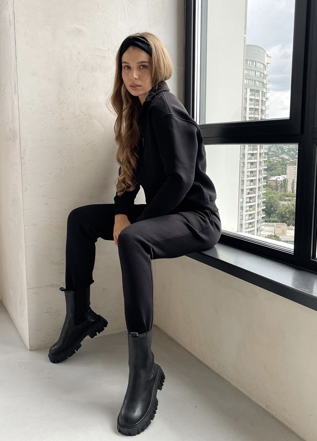 Купить Теплый женский костюм на флисе с кофтой на молнии черный Merlini Анже 100001081, размер 42-44 (S-M) в интернет-магазине