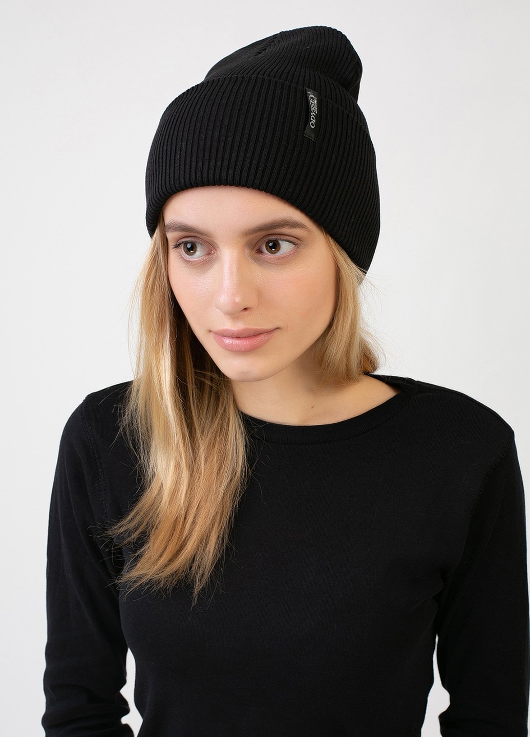 Купить Теплая зимняя велюровая шапка Merlini Одри 330083 - Черный в интернет-магазине