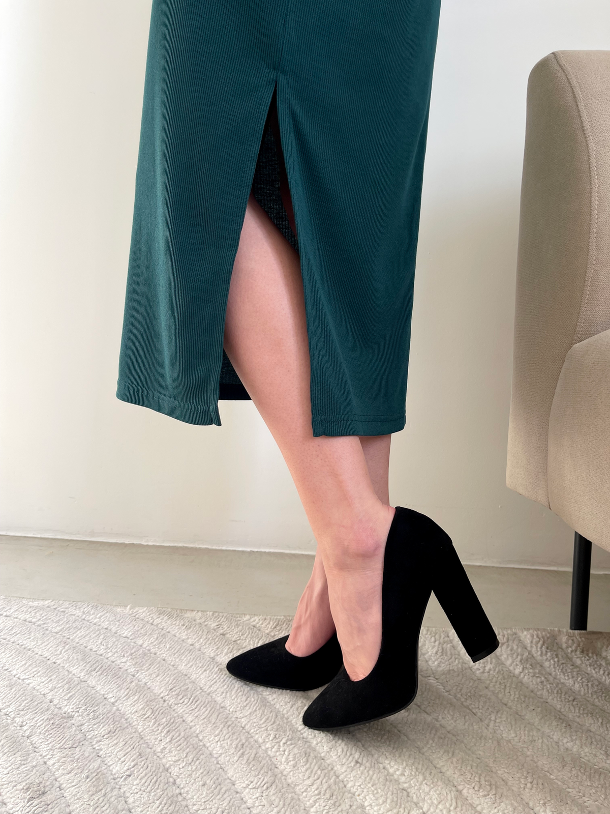 Купить Длинное платье зеленое в рубчик с длинным рукавом Merlini Кондо 700001163, размер 42-44 (S-M) в интернет-магазине